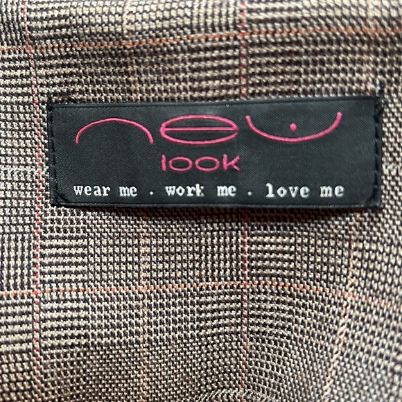 Gorgeous brown plaid ruffle front peplum scoop collar blazer - US 12 - Picture 6 of 9